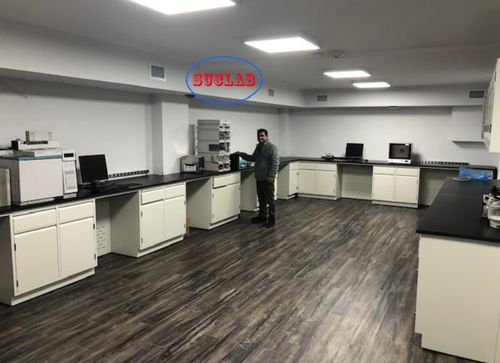에 대한 최신 회사 뉴스 Custom White High Level Full Steel Laboratory Furniture With Reagent Shelf Solutions for Overseas Markets