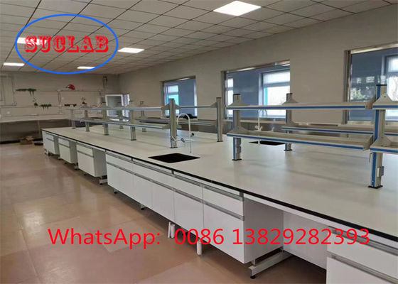 좋은 가격 C 모양 프레임 DTC105 ° 힌지 및 화학 저항성 라미네이트와 함께 다중 캐비닛 화학 실험실 작업 테이블 온라인으로